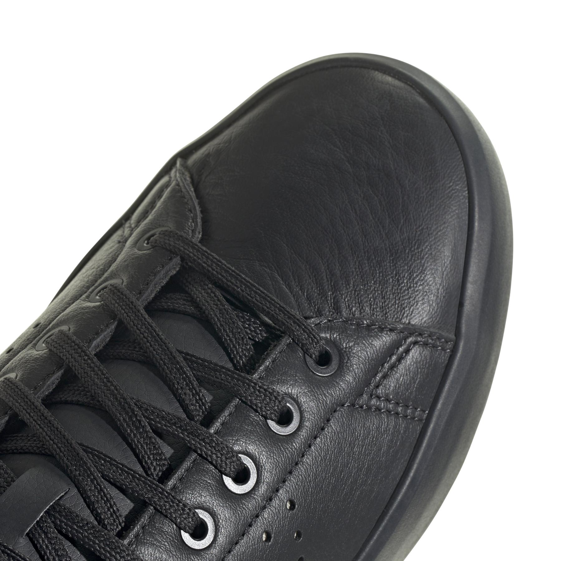 product/a/d/adidas_ji2378_9_footwear_photography_detail_view_2_white-nw091625.jpg