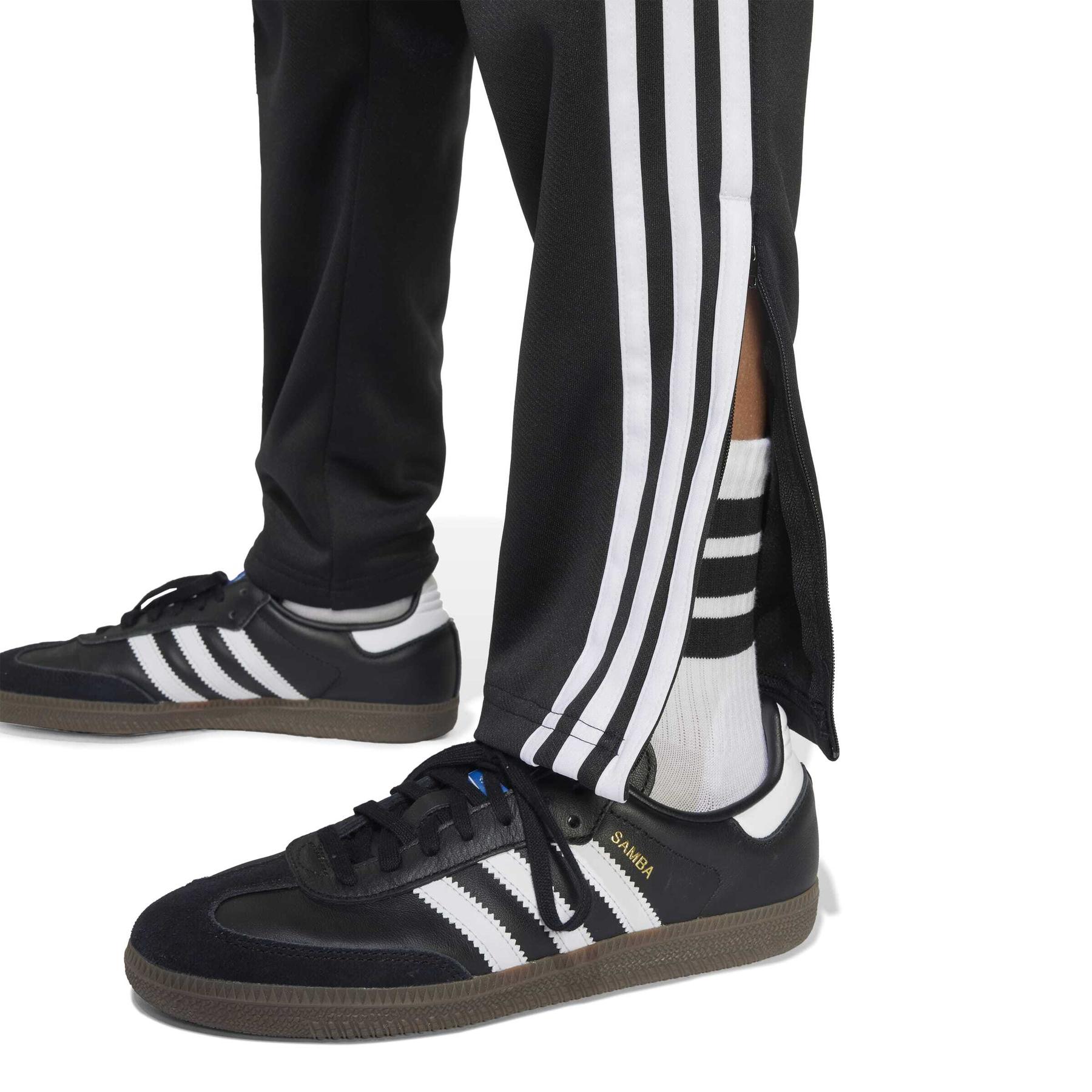 product/a/d/adidas_jn9468_5_apparel_on_model_detail_view_1_white.jpg