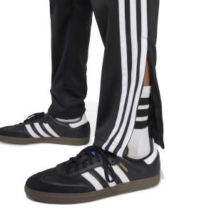 product/a/d/adidas_jn9468_5_apparel_on_model_detail_view_1_white.jpg
