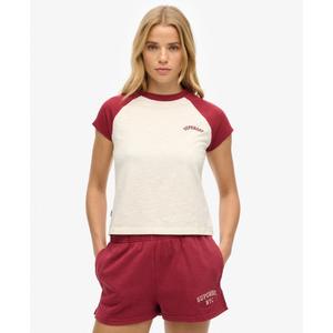 w1011227a-f1p-t-shirt-de-algod-o-organico-com-mangas-raglan-e-logo-feminino-superdry-essential-bege-claro-vermelho-bordo